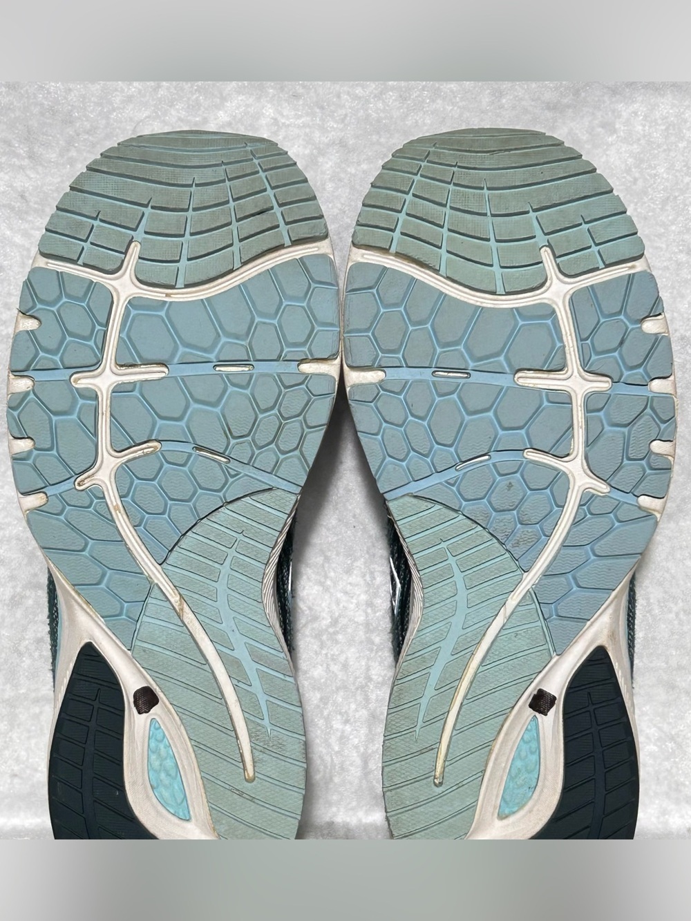 New Balance Womens Fresh Foam X 860v12 Running Athletic Sneakers Shoes SZ 9.5 - Picture 9 of 11